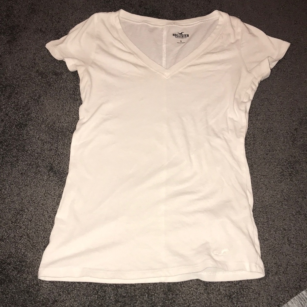 white hollister v-neck!